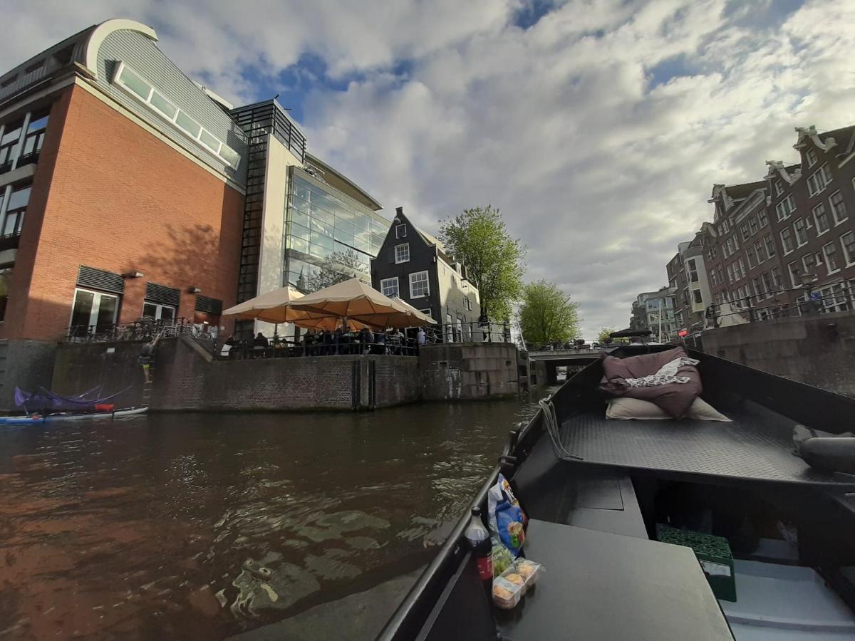 Bed and Breakfast Wheelhouse Euphrate Houseboat Diemerbrug Exterior foto