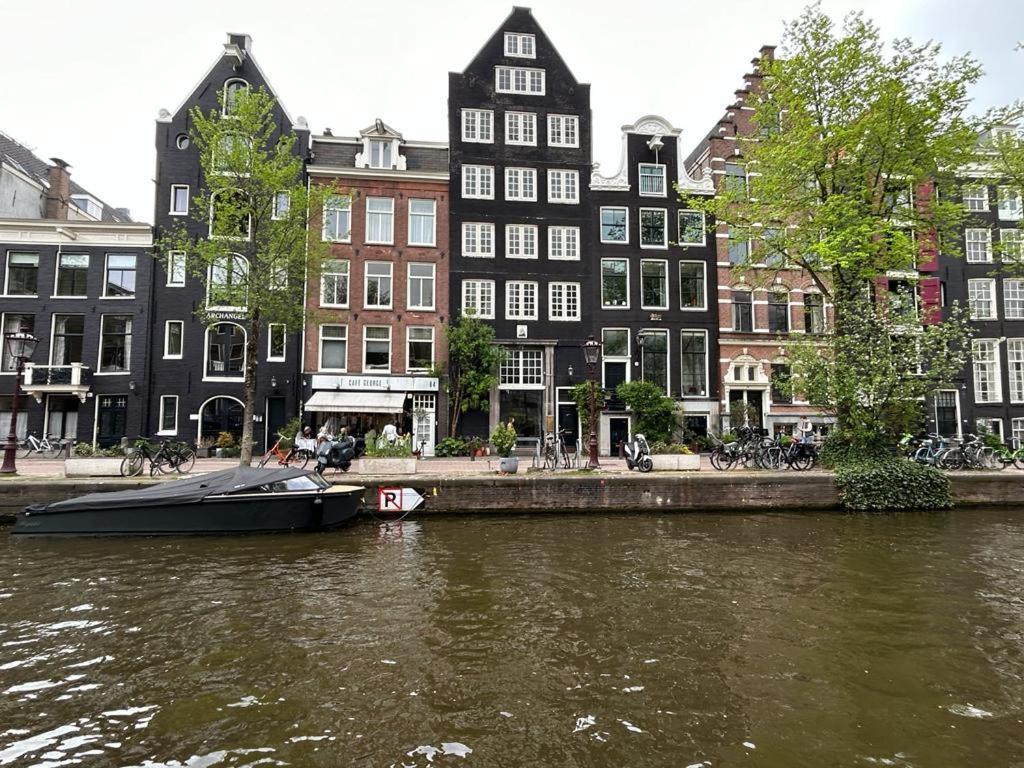 Bed and Breakfast Wheelhouse Euphrate Houseboat Diemerbrug Exterior foto