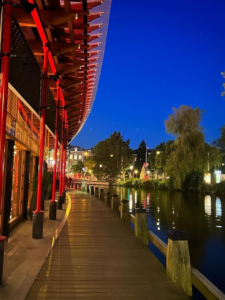 Bed and Breakfast Wheelhouse Euphrate Houseboat Diemerbrug Exterior foto